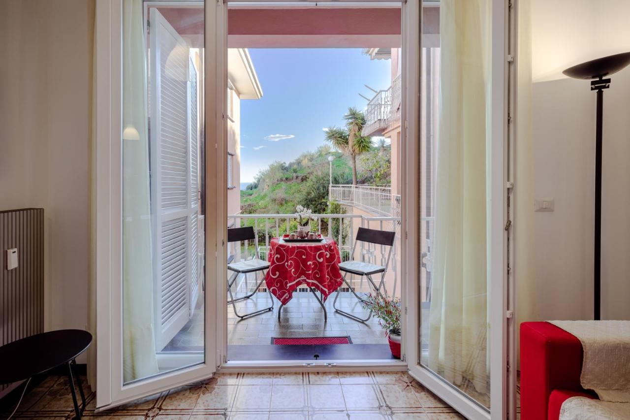 086 - Sunshine Home, 5 Minuti Dalla Spiaggia - Parcheggio Privato Gratis Incluso Ospedaletti Exterior photo