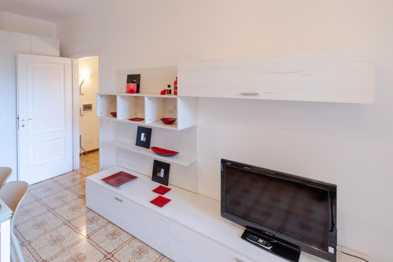 086 - Sunshine Home, 5 Minuti Dalla Spiaggia - Parcheggio Privato Gratis Incluso Ospedaletti Exterior photo