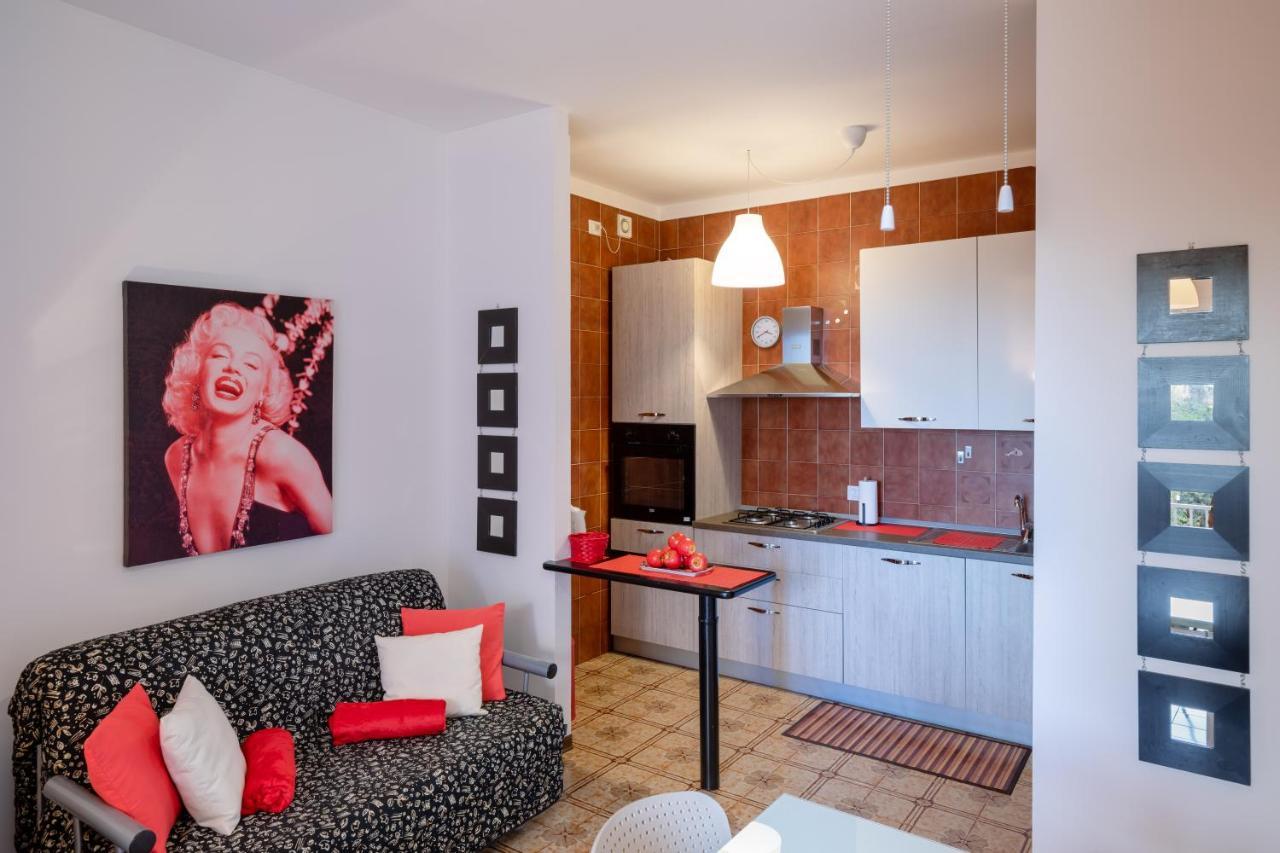 086 - Sunshine Home, 5 Minuti Dalla Spiaggia - Parcheggio Privato Gratis Incluso Ospedaletti Exterior photo